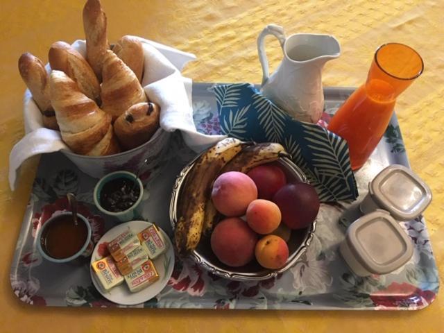 Bed and Breakfast Roulotte La Souleillade Saint-Sernin  Экстерьер фото